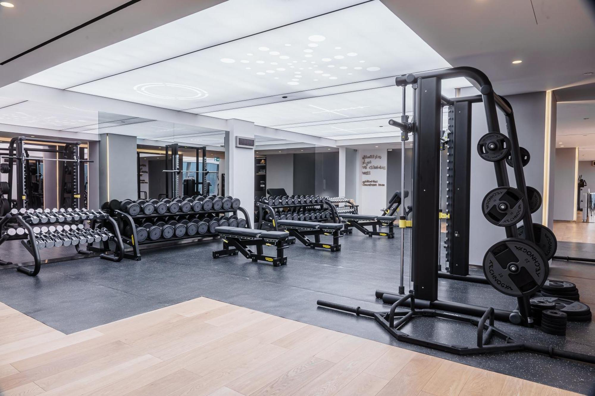 Fairmont Doha Hotel Lusail Eksteriør billede The gym at The Ivy Collection