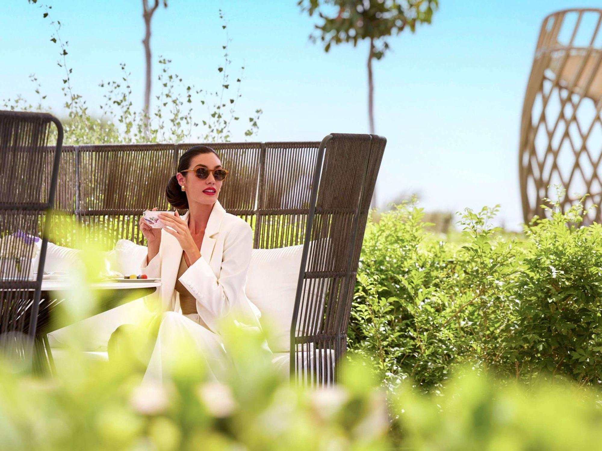 Fairmont Doha Hotel Lusail Eksteriør billede The resort's gardens