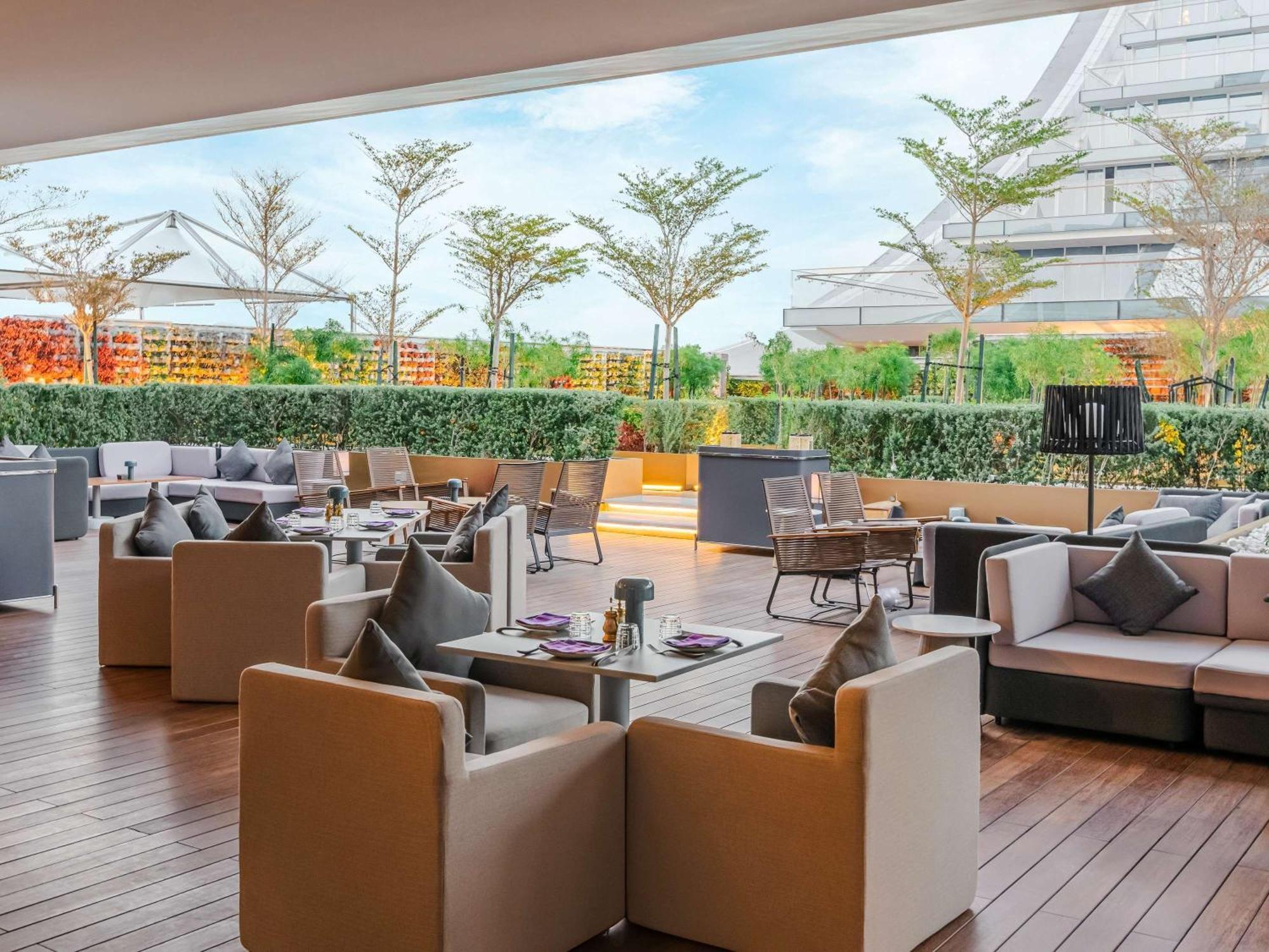 Fairmont Doha Hotel Lusail Eksteriør billede The Terrace